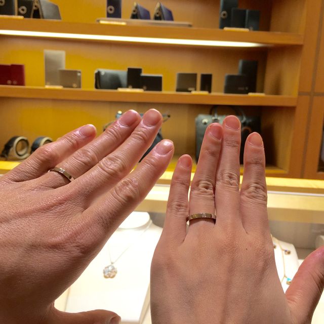 【ブルガリ(BVLGARI)の口コミ】 ブルガリへ足を運ぶ前に、何件か指輪を見に行きましたが、華奢なデザイン…