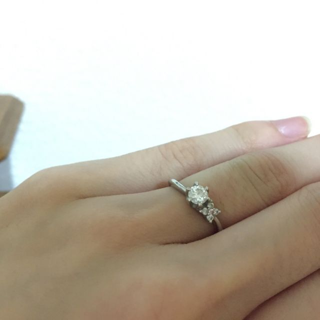 【アイプリモ(I-PRIMO)の口コミ】 手が大きく指が細長いので重厚感のある指輪が似合わず細いデザインのもの…