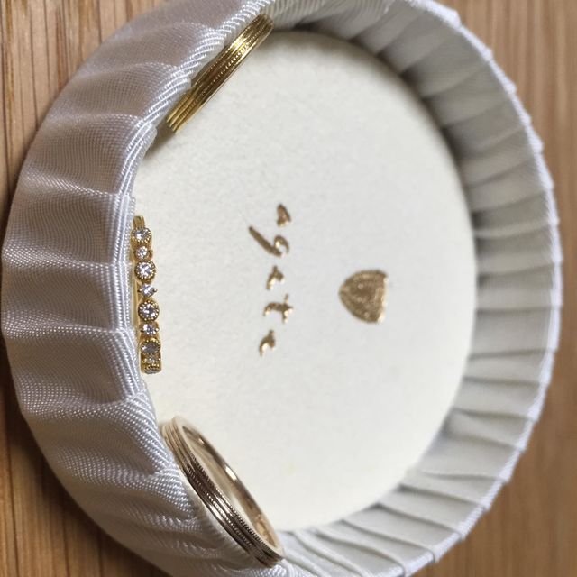 【agete(アガット)の口コミ】 特別な時はもちろんカジュアルにでも合わせやすい。シンプルなようで細か…