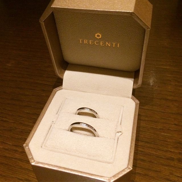 【TRECENTI(トレセンテ)の口コミ】 シンプルでペアで同じデザインの指輪を探してました！
こちらの指輪は旦那…