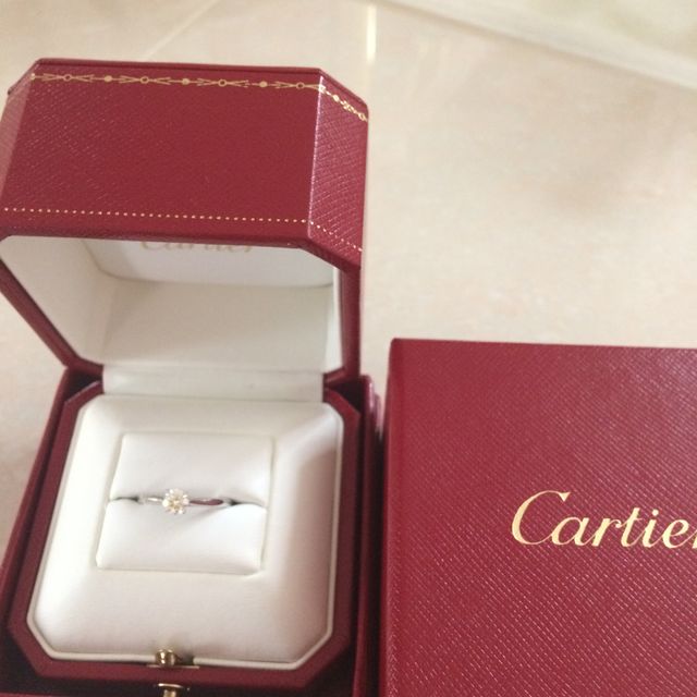 【カルティエ(Cartier)の口コミ】 一粒ダイヤで豪華すぎないものを探しており、憧れのブランドだったカルテ…