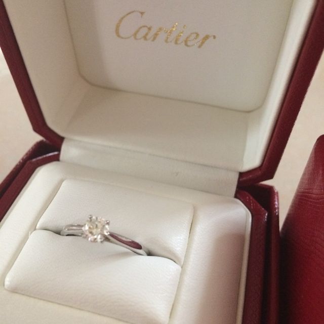 【カルティエ(Cartier)の口コミ】 一粒ダイヤで豪華すぎないものを探しており、憧れのブランドだったカルテ…