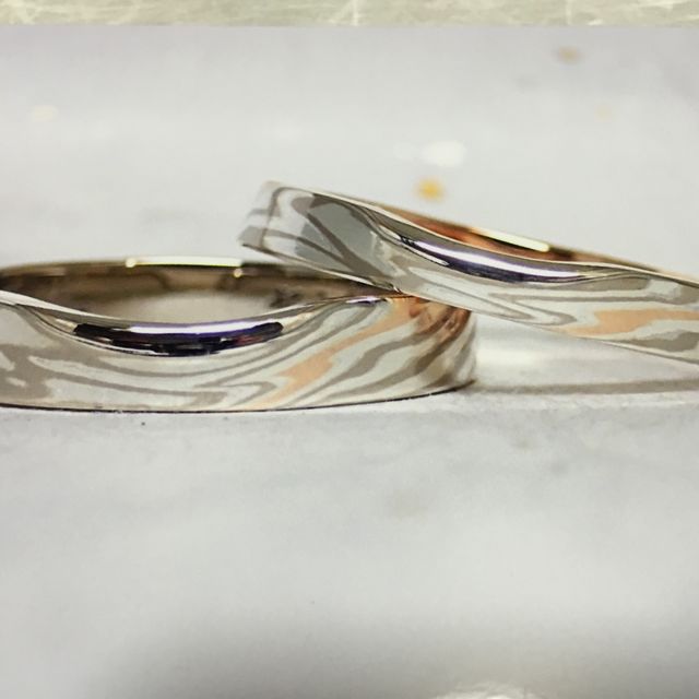 【杢目金屋(もくめがねや)の口コミ】 主人が和風のものにこだわりがあり、古くからの技法である木目金を使用し…