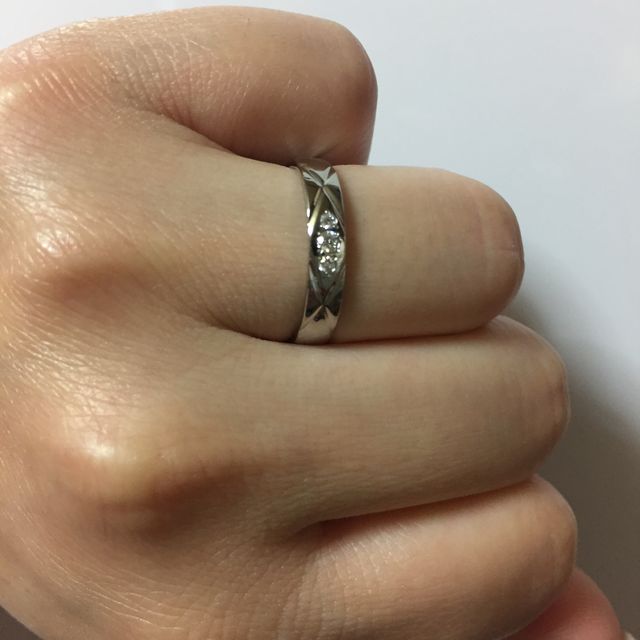 【Ptau(ピトー)の口コミ】 結婚指輪は、毎日付けるものなので着け心地の良さ重視と形状はフラットで3…