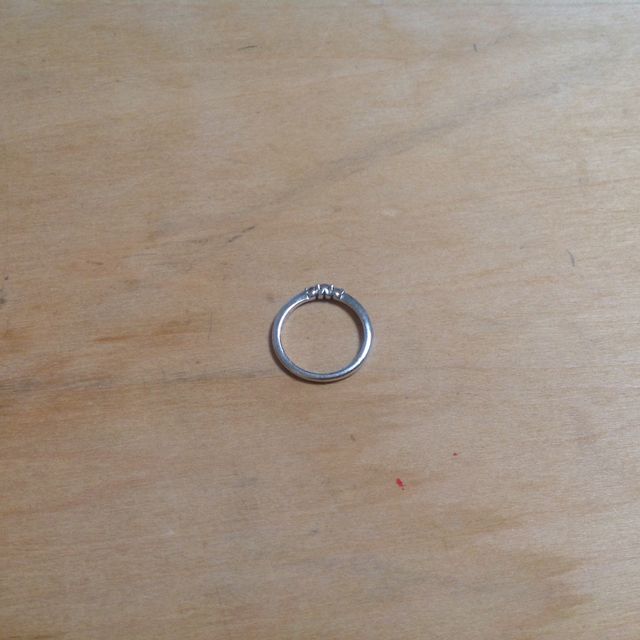 【銀座ダイヤモンドシライシの口コミ】 デザインが華奢で品が良かったのと、店員さんの対応が良かったからです。
…