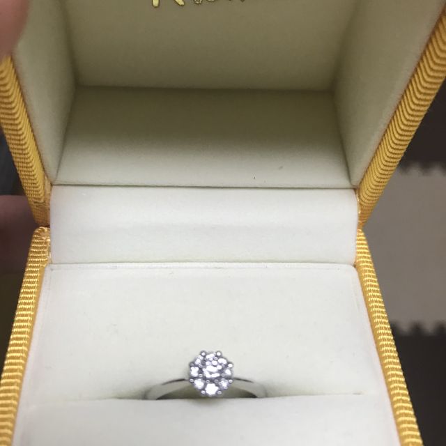 【ケイウノ ブライダル(K.UNO BRIDAL)の口コミ】 王冠モチーフが大好きだったので、ハピネスクラウンという名前と見た目で…