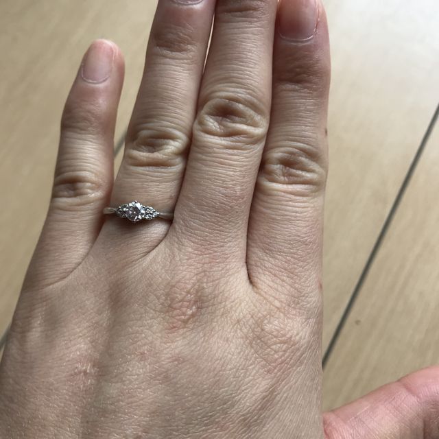 【ギンザタナカブライダル(GINZA TANAKA BRIDAL)の口コミ】 旦那様が1人で買いに行ってくれたものです。とても可愛らしいデザインで気…