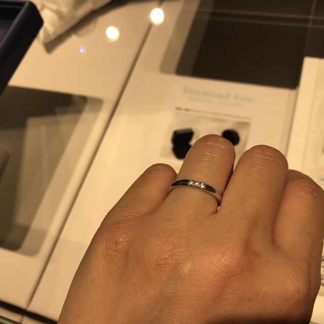 【銀座ダイヤモンドシライシの口コミ】 とにかく指輪がたくさんあるので、自分の好きな形、太さなどが選び放題だ…