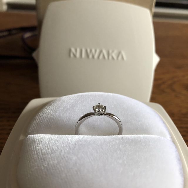 【俄(にわか)の口コミ】 上品でシンプルなデザインで、普段つけていても浮かないところが気に入っ…