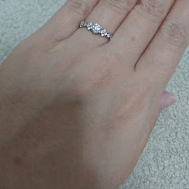 【ROCCA(ロッカ)の口コミ】 フォーエバーマークのダイヤモンドを持つのは初めてですが、繊細で美しい…