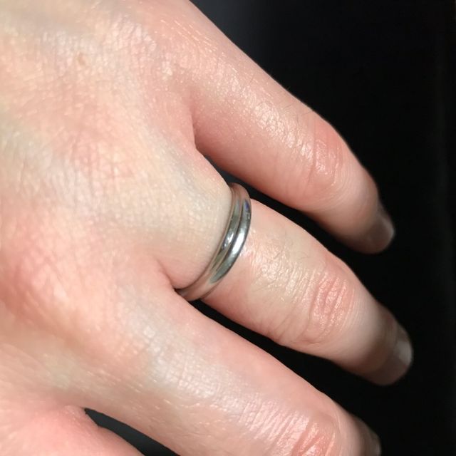 【NINA RICCI(ニナリッチ)の口コミ】 あまり主張過ぎない細いリングを探していました。結婚指輪は太いタイプの…