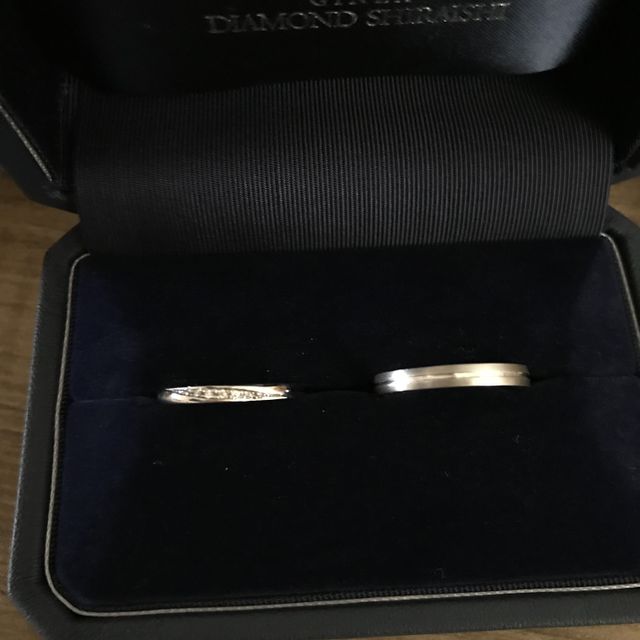 【銀座ダイヤモンドシライシの口コミ】 私たちは婚約指輪を購入しなかったので、結婚指輪にダイヤモンドが綺麗に…
