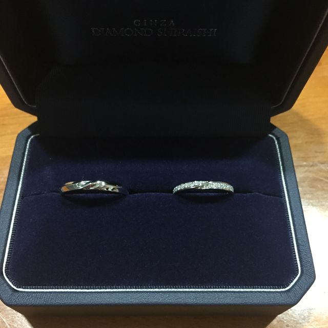 【銀座ダイヤモンドシライシの口コミ】 ダイヤモンドがたくさんで華やかなデザインに一目惚れしました！
彼も同じ…