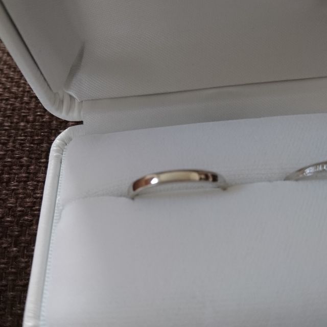 【LEGAN(レガン)の口コミ】 とにかくシンプルなものを探していました。指輪の厚さや幅を吟味し、かつ…