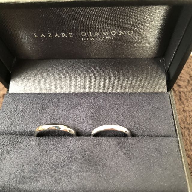 【ラザール ダイヤモンド(LAZARE DIAMOND)の口コミ】 ストーレトタイプとウェーブタイプを試着したが、ストーレトの方がしっく…