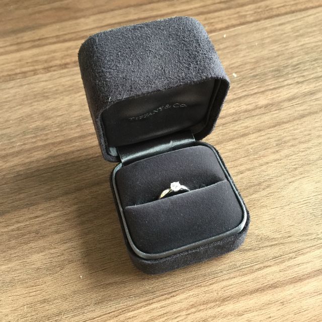 【ティファニー(Tiffany & Co.)の口コミ】 お店の店員さんの対応が良かったのと飽きの来ないシンプルなデザインに惹…