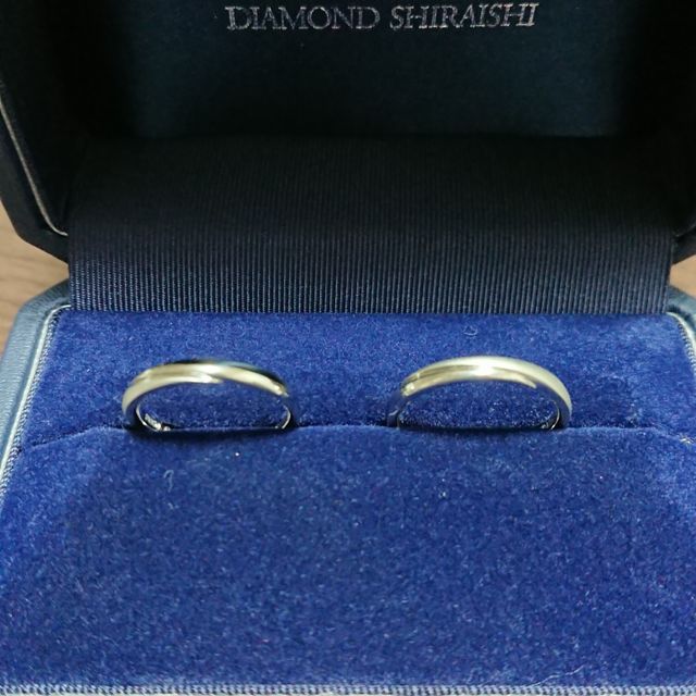 【銀座ダイヤモンドシライシの口コミ】 つや消し加工で、つやのあるところとないところが模様のようになり、シン…