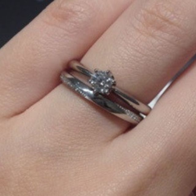 【銀座ダイヤモンドシライシの口コミ】 1日で3件回ってダイヤの見比べをしました。
こちらのお店が最後のお店でし…