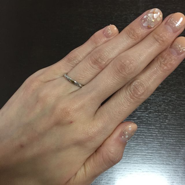 【宝寿堂(ほうじゅどう)の口コミ】 婚約指輪に引き続き購入しました！セットリングにもなり、シンプルかつサ…