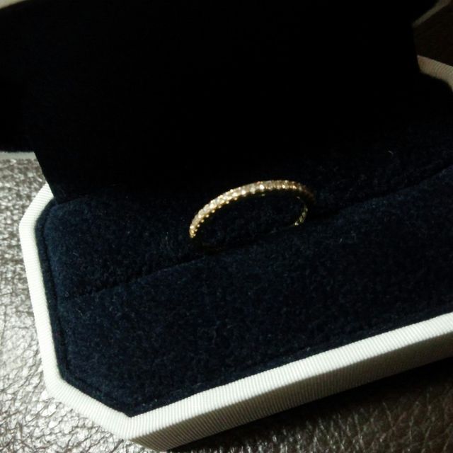 【AHKAH(アーカー)の口コミ】 婚約指輪は、ずっと憧れていた「AHKAH」が良い！と思っていました。
です…