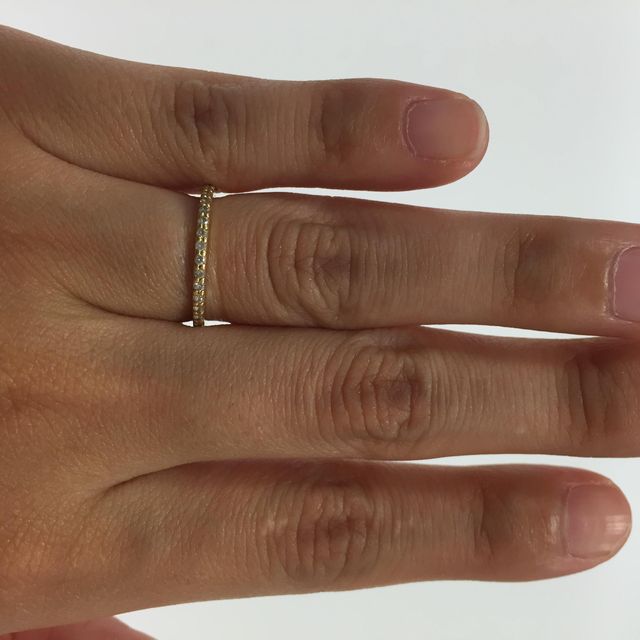 【agete(アガット)の口コミ】 婚約指輪は、ずっと普段使いができるエタニティタイプの指輪が欲しく、な…