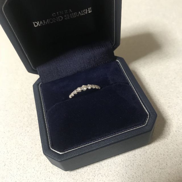 【銀座ダイヤモンドシライシの口コミ】 デザイン、価格帯、種類の豊富さが魅力だった。
店員さんも一方的な指輪の…