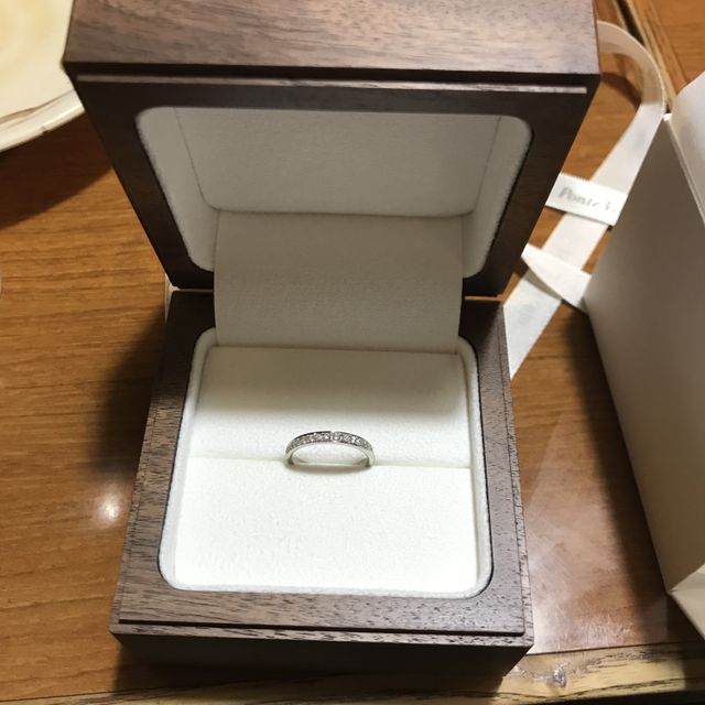 【Ponte Vecchio(ポンテヴェキオ)の口コミ】 ハーフエタニティが欲しくていろいろなブランドを見てまわりました。
同じ…