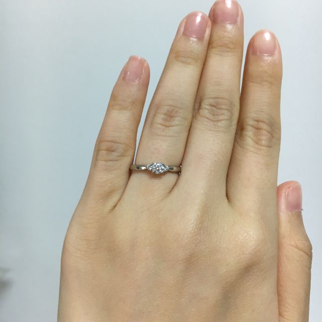 【GALA JEWELRY(ガラジュエリー)の口コミ】 価格とデザインとダイヤ、総合的にみて大変コスパが良かったからです。他…