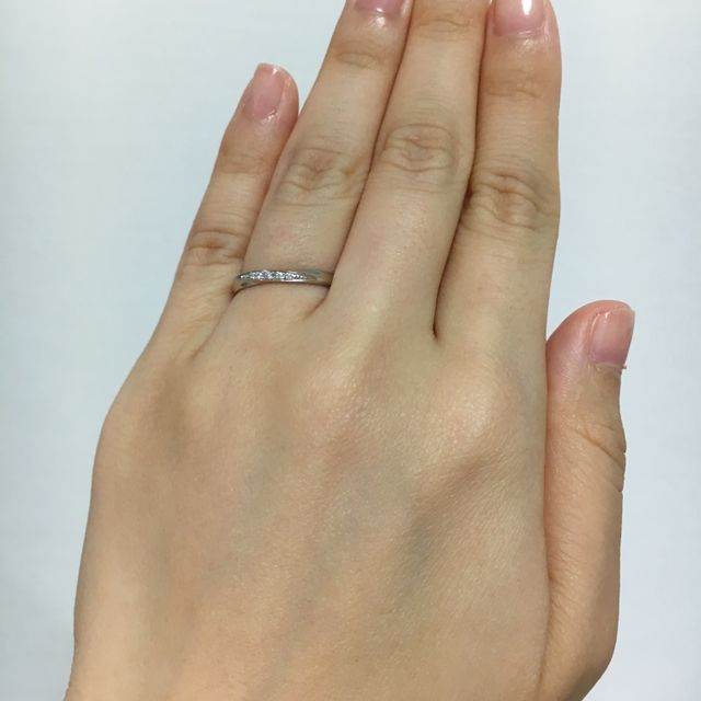 【GALA JEWELRY(ガラジュエリー)の口コミ】 価格とデザインとダイヤ、総合的にみて大変コスパが良かったからです。他…