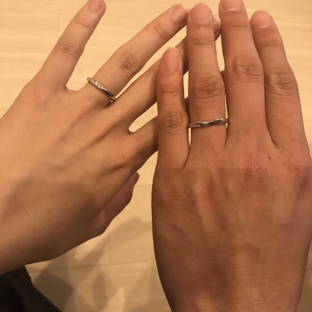 【ROYAL ASSCHER(ロイヤル・アッシャー)の口コミ】 初めはたくさんのブランドの中でどのブランドの結婚指輪にするか非常に悩…