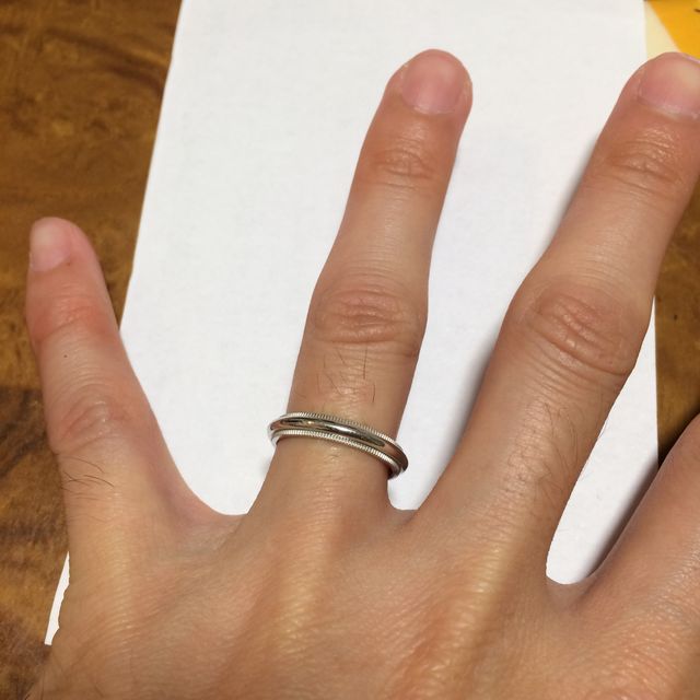 【ティファニー(Tiffany & Co.)の口コミ】 指輪は数店舗見せて頂きこちらに決めました。
決めた理由は彼女がこれを気…