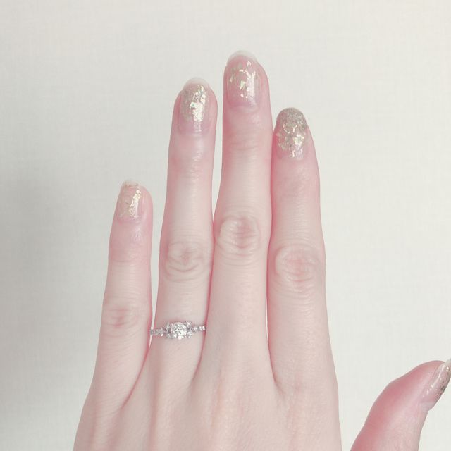 【AHKAH(アーカー)の口コミ】 周りにダイヤが付いているにもかかわらず、派手になり過ぎないデザインが…