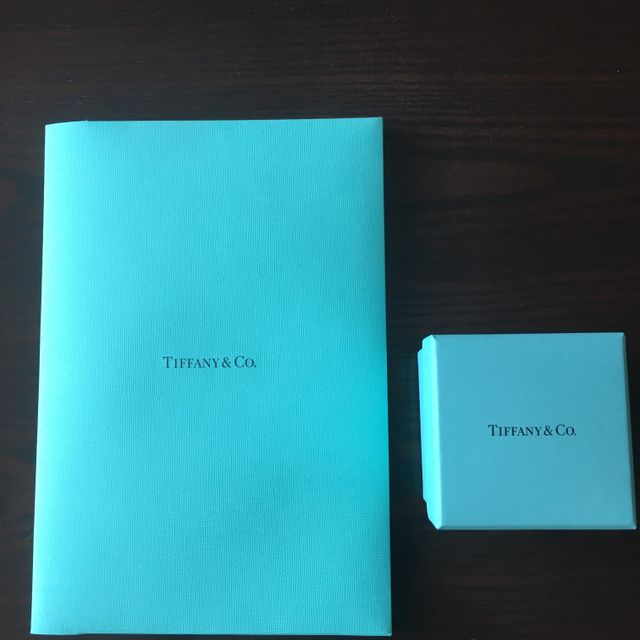 【ティファニー(Tiffany & Co.)の口コミ】 婚約指輪はティファニーがいいと昔からの憧れでした。たくさんのお店を回…