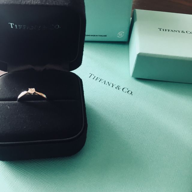 【ティファニー(Tiffany & Co.)の口コミ】 婚約指輪はティファニーがいいと昔からの憧れでした。たくさんのお店を回…