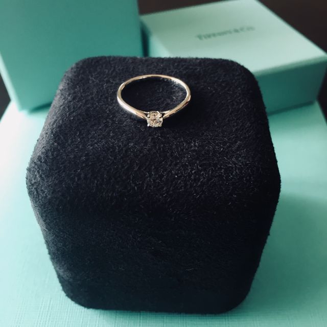 【ティファニー(Tiffany & Co.)の口コミ】 婚約指輪はティファニーがいいと昔からの憧れでした。たくさんのお店を回…