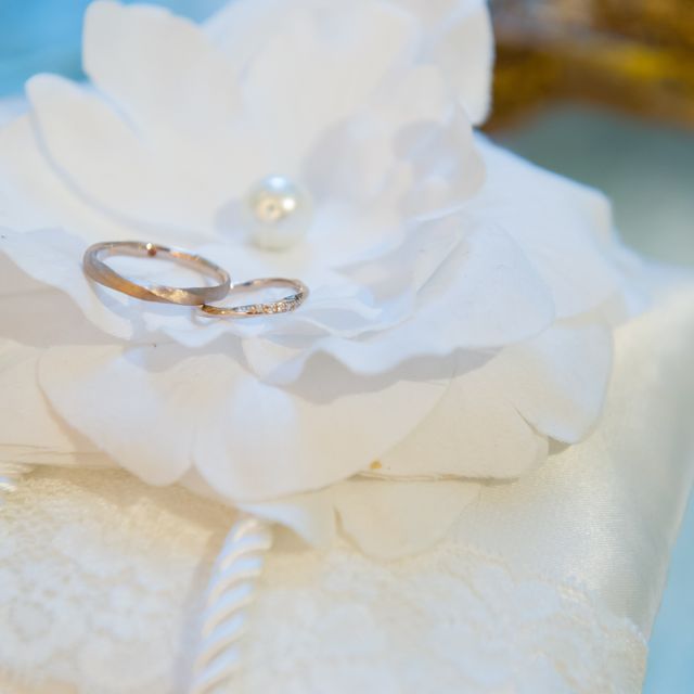 【SIENAROSE(シエナロゼ)の口コミ】 キラキラとしすぎる指輪が苦手でなので、手に馴染む落ち着いた感じの結婚…