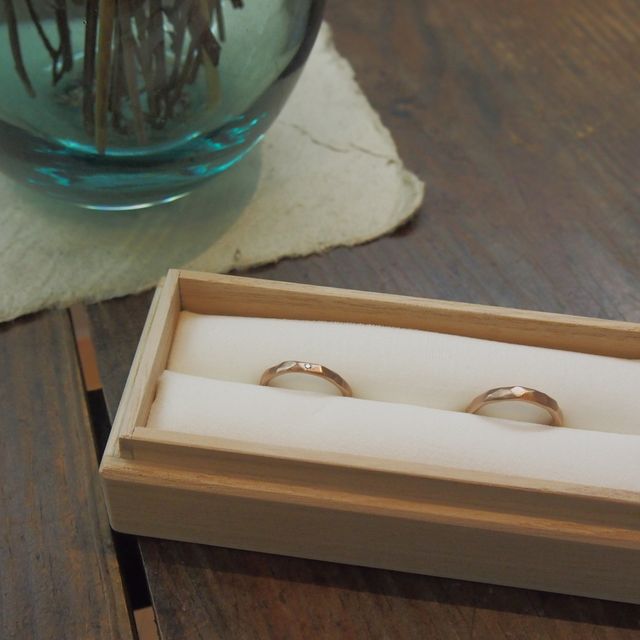 【uchimari(ウチマリ)の口コミ】 あまりギラギラしたものは好みでなく、普段から指輪をつけないのでシンプ…