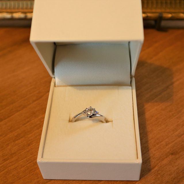 【atelier CraM(アトリエ クラム)の口コミ】 完全オーダーメイドで作成できたことが一番のポイントです。
婚約指輪のイ…