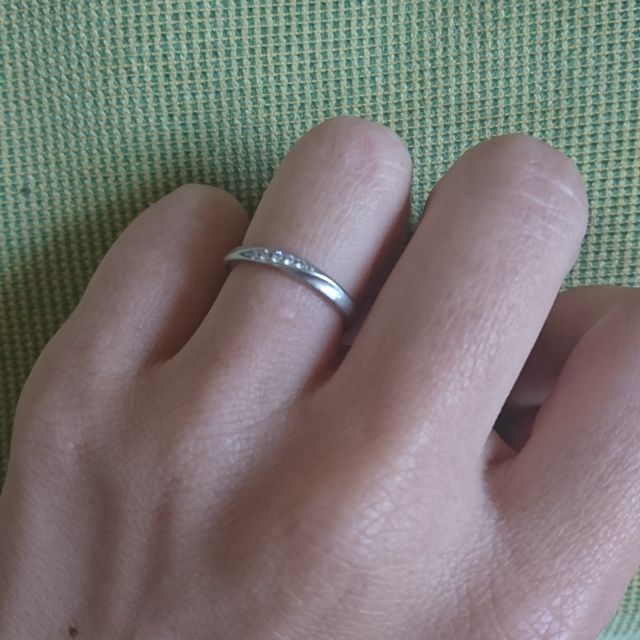 【4℃ BRIDAL(ヨンドシーブライダル)の口コミ】 主人とお付き合いしていた時に、誕生日に4℃のブレスレットをもらい、とて…