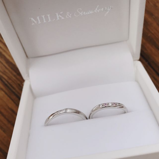 【MILK&Strawberry(ミルクアンドストロベリー)の口コミ】 指輪をネットで見ていた時に、ピンクダイアの部分を誕生石のサファイアに…