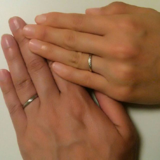 【RosettE(ロゼット)の口コミ】 派手な装飾ではないのに、輝き方がとてもキレイだったので、色々指輪を見…