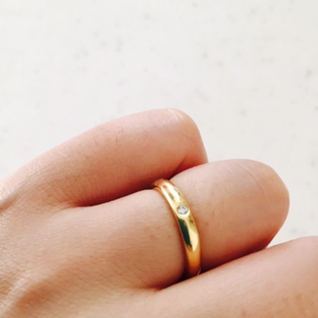 【ティファニー(Tiffany & Co.)の口コミ】 日本で一般的な定番リングはシルバーですが、私自身海外風のゴールドリン…