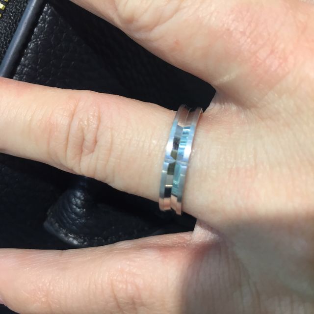 【GALA JEWELRY(ガラジュエリー)の口コミ】 ハーフエタニティを探していたのですが、有名ブランドだと値段との折り合…