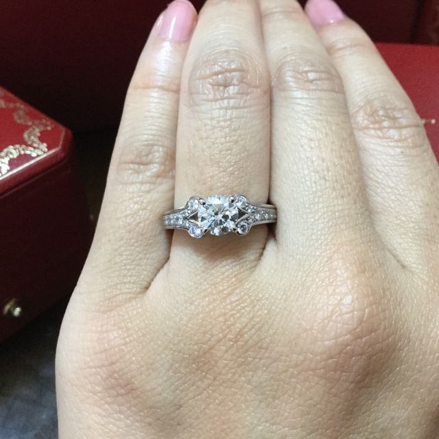 【カルティエ(Cartier)の口コミ】 婚約指輪は、主人からの気持ちなので主人が気に入ったものを貰いたいと決…