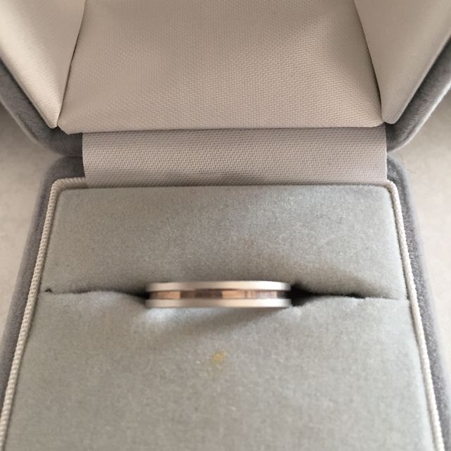 【Mr.MONDIAM & Ms.APHRODITE(ミスターモンディアムアンドミスアフロディーテ)の口コミ】 この指輪の決め手は何より夫が気に入ったからでした。婚約指輪も同じお店…