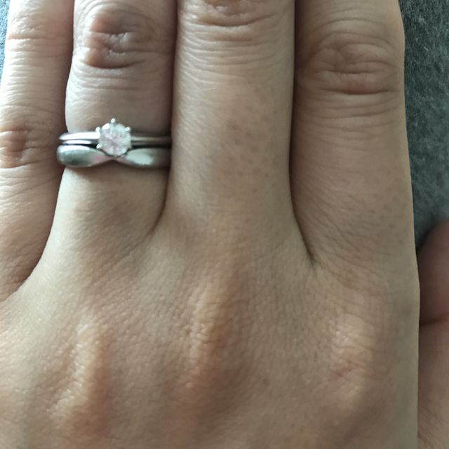 【ティファニー(Tiffany & Co.)の口コミ】 婚約指輪もティファニーで
購入していたため、
同じブランドで揃えました…