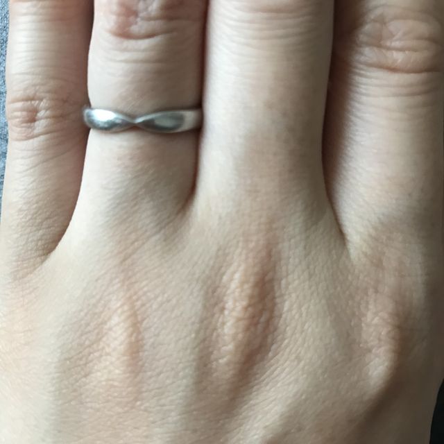 【ティファニー(Tiffany & Co.)の口コミ】 婚約指輪もティファニーで
購入していたため、
同じブランドで揃えました…