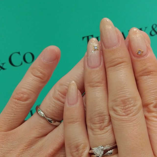 【ティファニー(Tiffany & Co.)の口コミ】 シンプルなのにリボンみたいで可愛い♪
可愛い物が大好きな私はすぐにコレ…