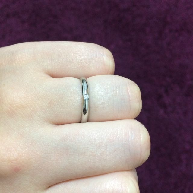 【カルティエ(Cartier)の口コミ】 ティファニー、4℃など有名ブランドも見ましたが、プラチナの輝きはカルテ…