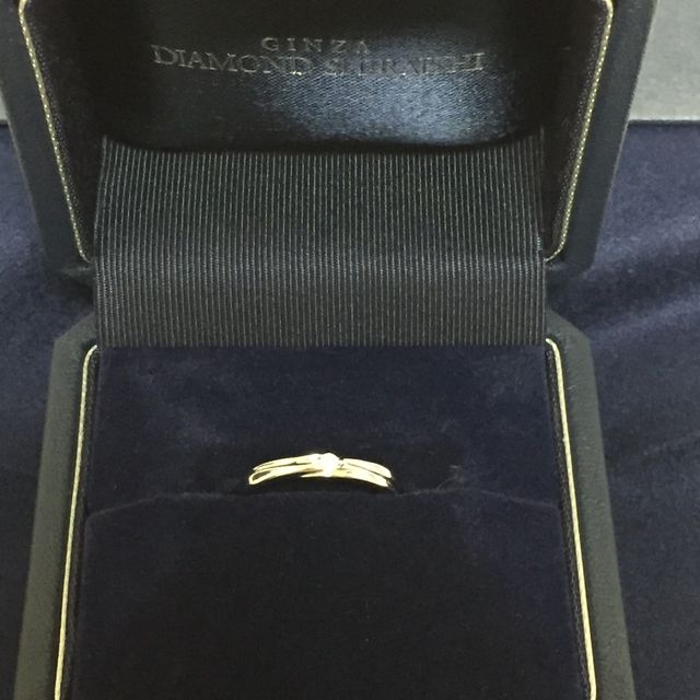 【銀座ダイヤモンドシライシの口コミ】 ふたりが手をつないでいる様子を表現しているというデザインと、Ever afte…